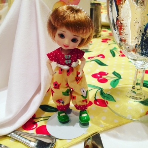 Amelia even matched the tablecloth!
